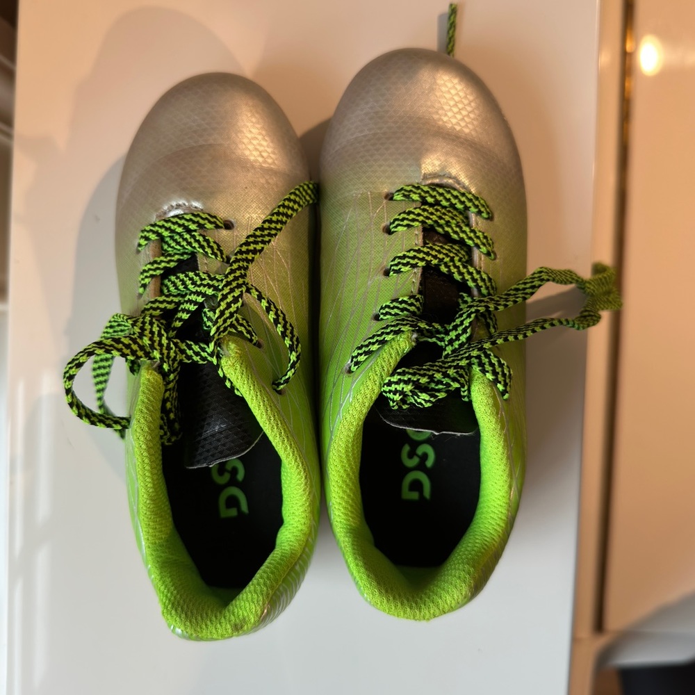 DSG Toddler Soccer Cleats Size 8K